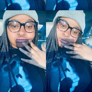 Meet your Posher, Phoenix